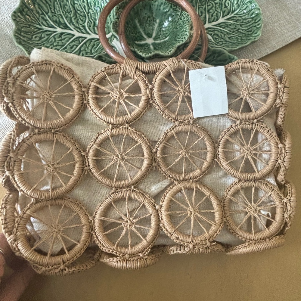 Summer raffia wooden handle bag